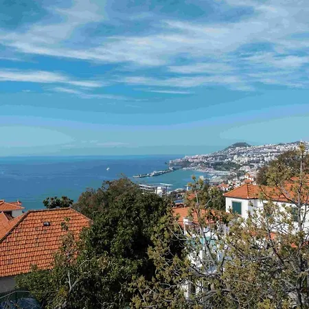 Vila Guestready - Hillside Oceanview Heaven *